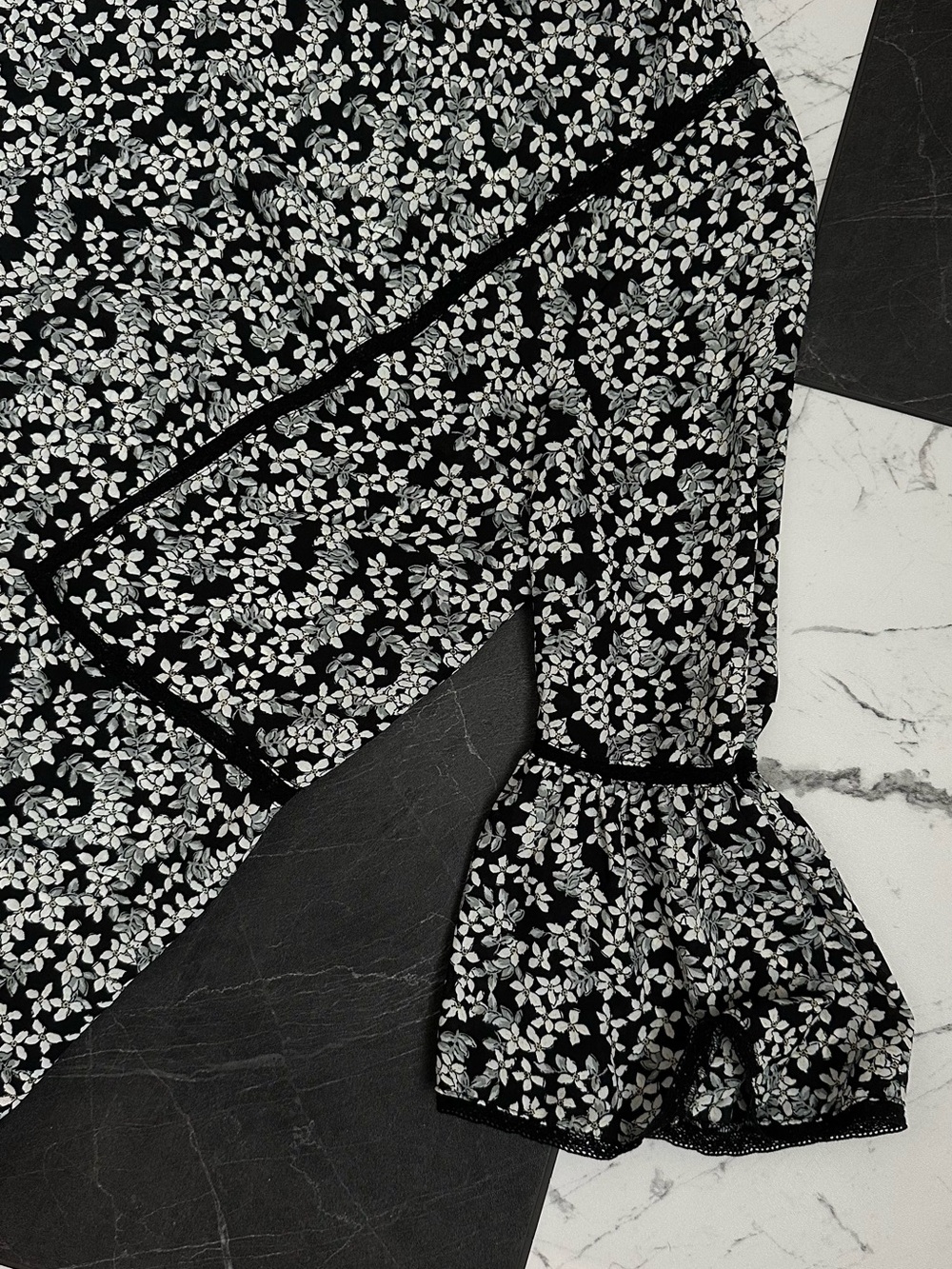 Who What Wear Black and White Floral Bell-Sleeve Blouse - Picture 3 of 8